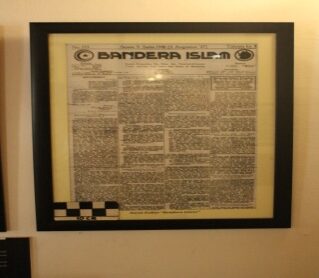 Foto Surat Kabar Bendera Islam