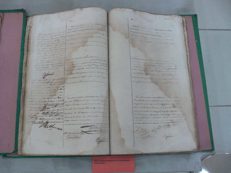 Buku Register Pencatatan Kelahiran 1853