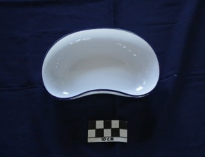 Baskom Logam Putih Elips