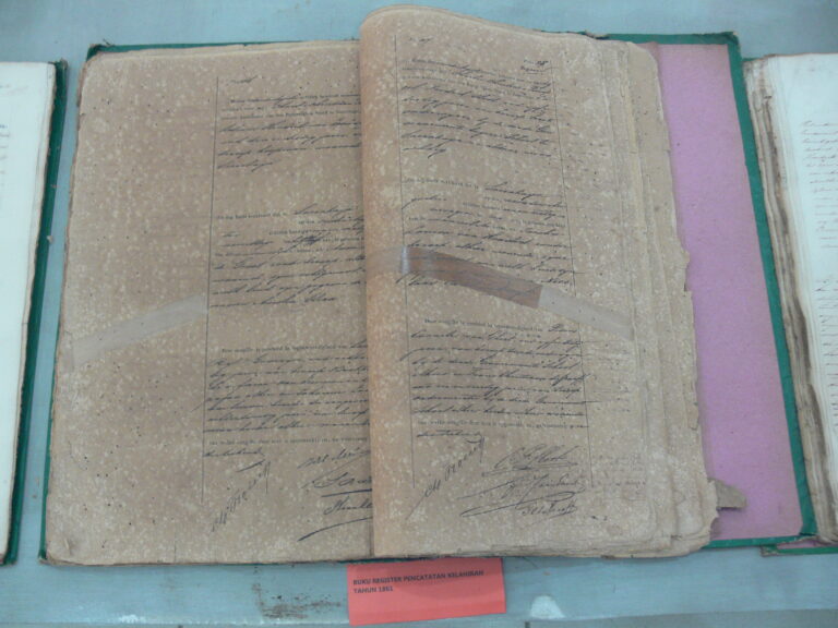 Buku Register Pencatatan Kelahiran 1861