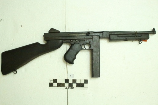 Pistol Mitraliur M1 kaliber .45 ACP (11.43x23 mm)