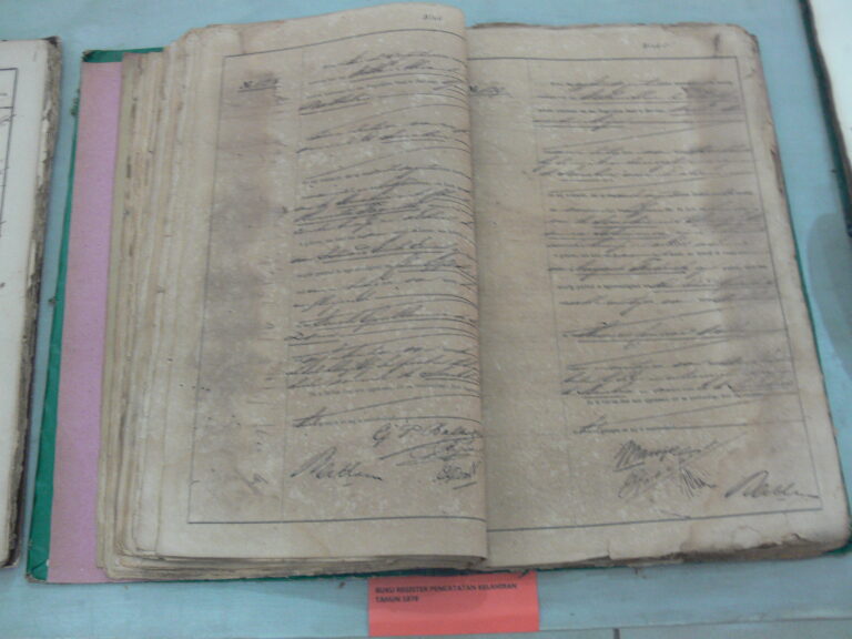 Buku Register Pencatatan Kelahiran 1878