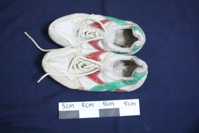 Sepatu Lari Warna Hijau