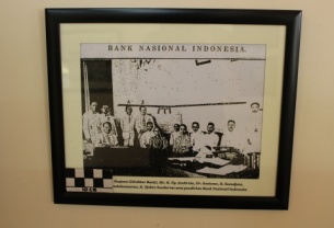 RMA. Soejono (Direkur Bank), Mr R .Ng. Soebroto, Dr.Soetomo, R.Soendjoto, saat penmdirian Bank Nasional Indonesia