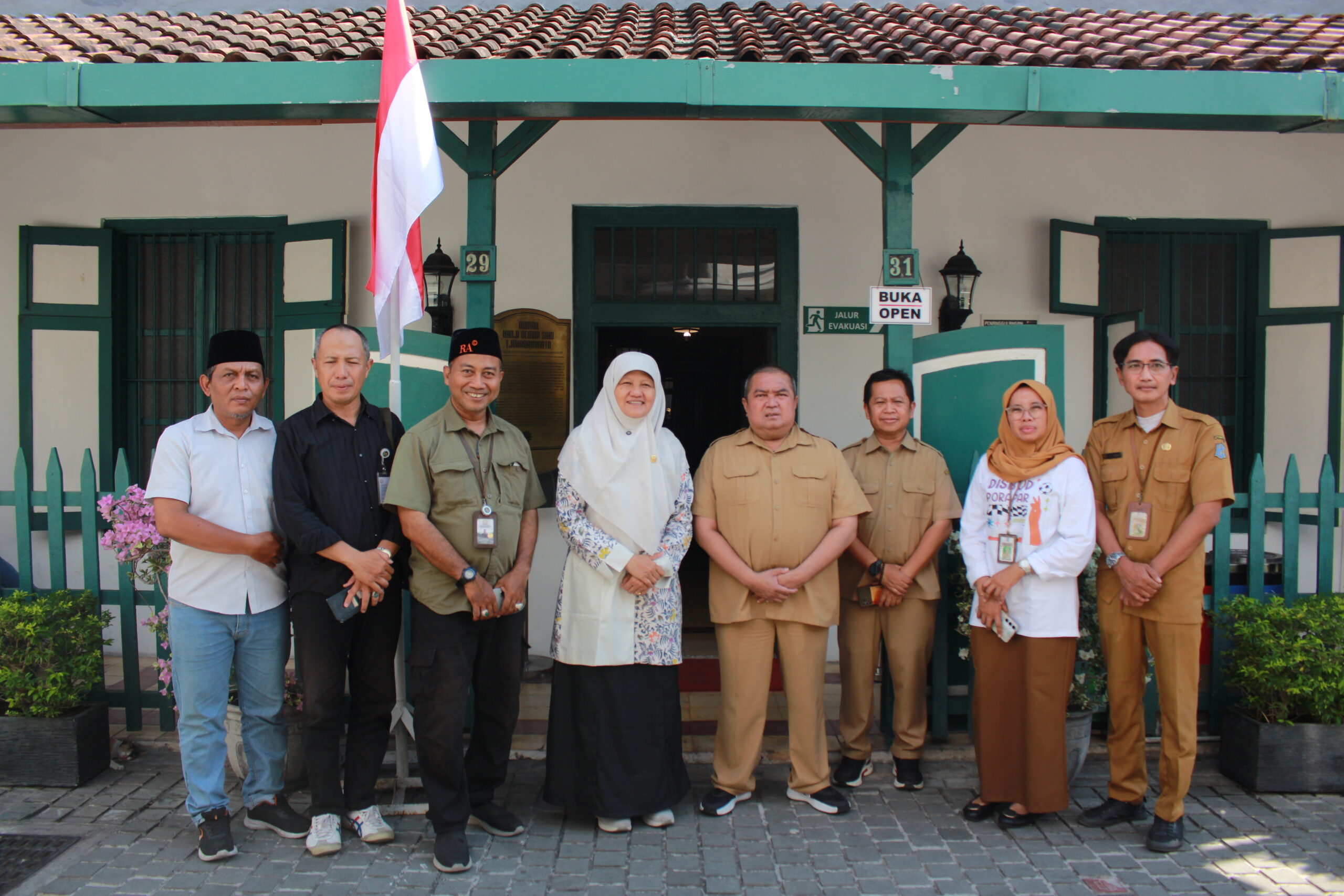 Kunjungan Komisi X Reni Astuti ke Museum Sepuluh Nopember dan Rumah HOS Tjokroaminoto