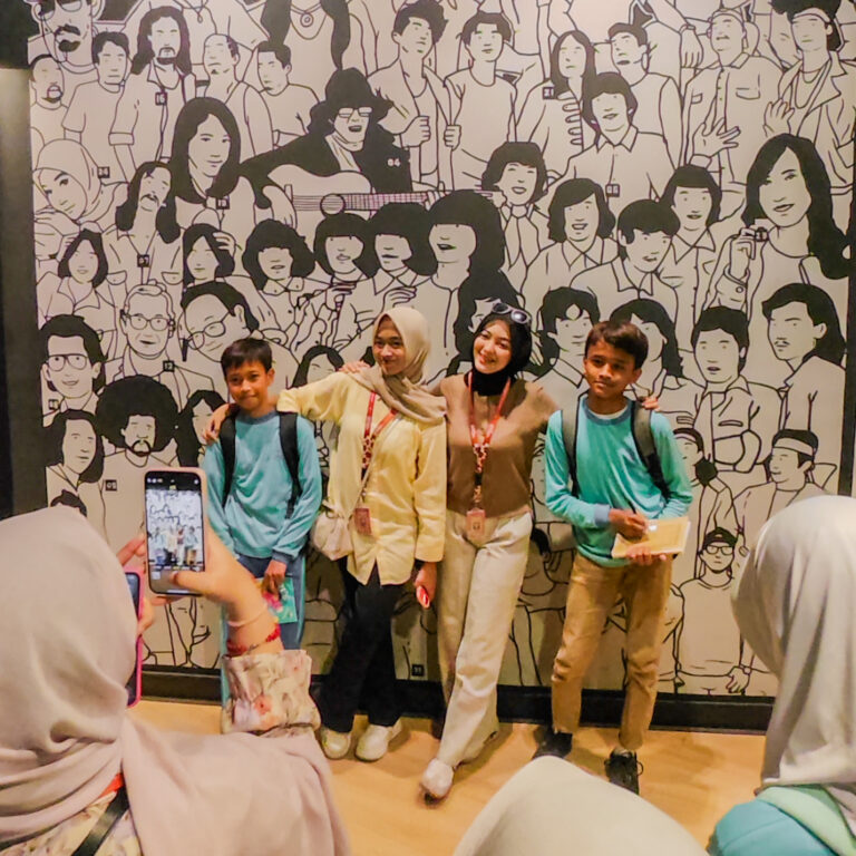 SDN Dukuh Menanggal Adakan Field Trip ke Museum Surabaya