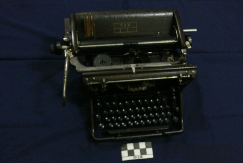 Mesin Ketik Underwood (1936)