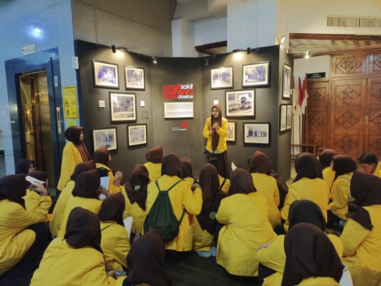 Siswa SMKN 4 Surabaya Laksanakan Praktik Guiding Langsung di Museum Sepuluh Nopember