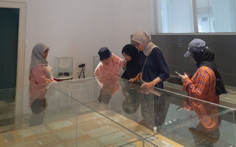 Mengingat Akses Pendidkan Era Terdahulu, Pengunjung Luar Kota Kunjungi Museum Pendidikan Surabaya