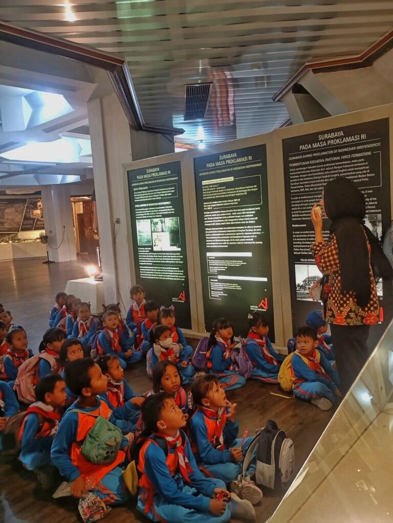 TK Dharma Bunda Surabaya Ikuti Program Educity di Museum Sepuluh Nopember