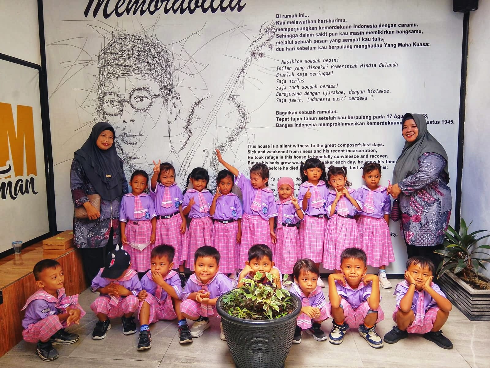 Siswa TK Gotong Royong saat kunjungan di Museum WR Soepratman Surabaya