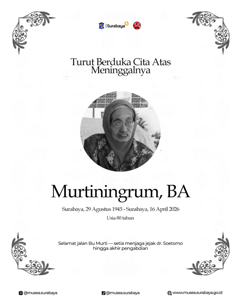 Foto Murtiningrum BA juru kunci makam Dr Soetomo Surabaya