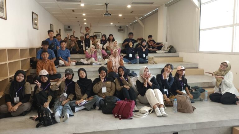 Karyawisata SMP Negeri 33 Gresik: Edukasi sejarah serta kegiatan seru di Museum Pendidikan Surabaya