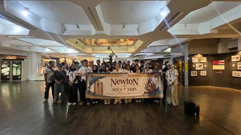 Mahasiswa Mahidol University Thailand Jelajahi Sejarah Surabaya melalui Program NEWTON 2.0 di Museum 10 Nopember